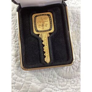 Collectible Gold Shelby Memphis County City Council Key In Black Display Box*EUC